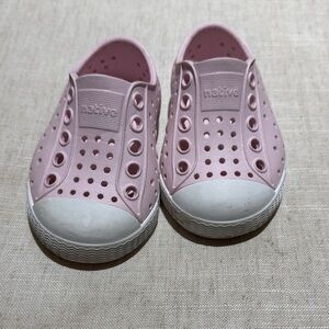 Native Kids Slip-On Water Shoes - Light Pink with White Toe